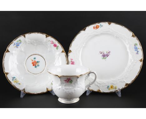 Meissen B-Form Kaffeegedeck, coffee cup set,Porzellan, blaue Schwertermarke mit zwei Schleifstrichen 2. Wahl, Formnummer B-15
