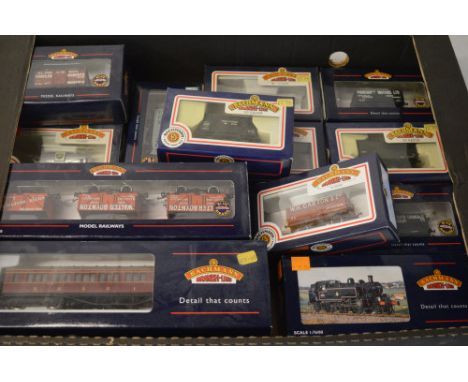 Quantity of boxed Bachmann OO gauge locomotives, wagons and carriages 