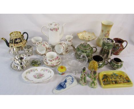 Various ceramics and glassware inc Crown Devon, Delft, Clarice Cliff 'Bizarre' pot (chipped) and a Silvoe art ware G &amp; S 