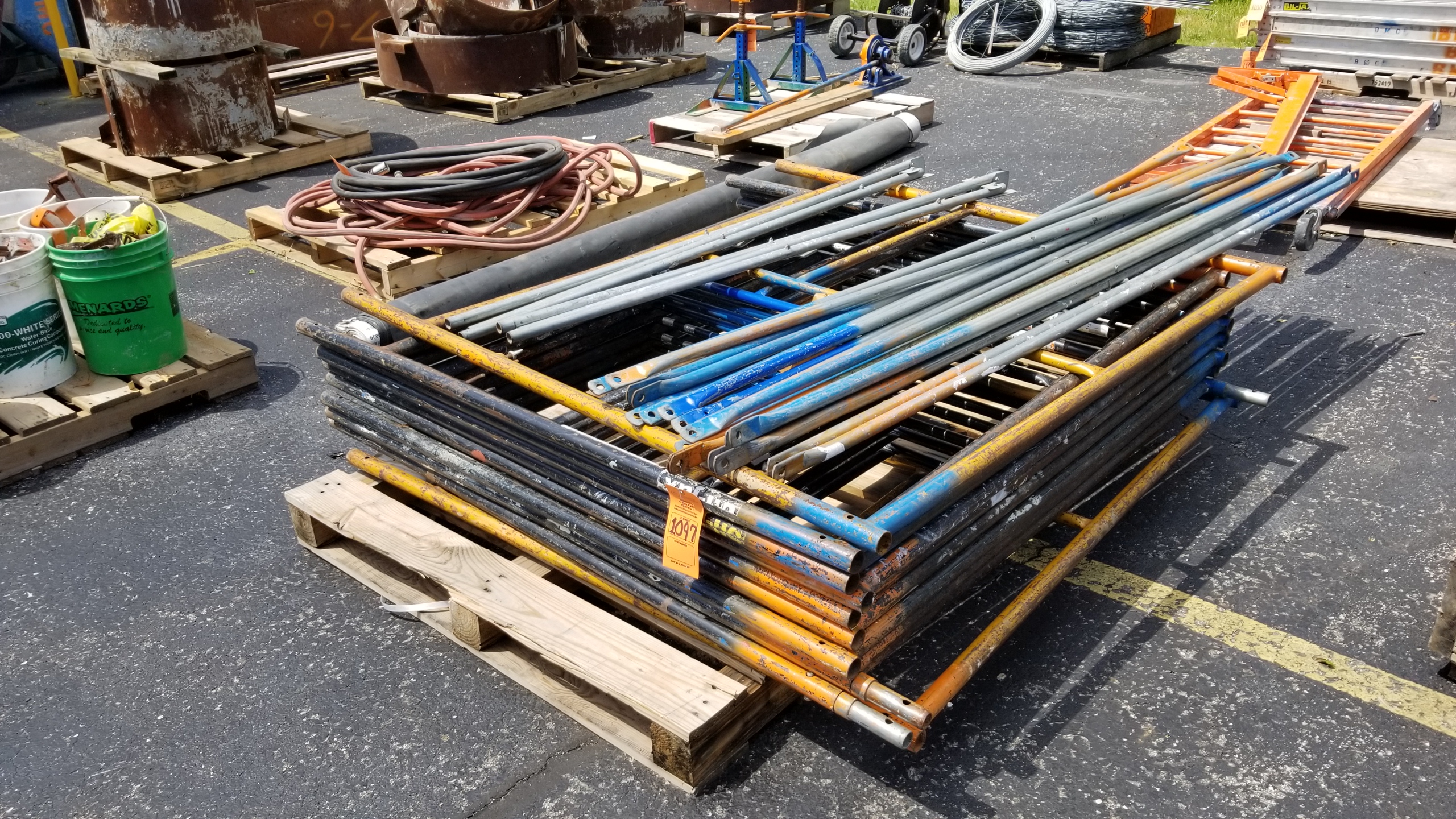 LOT (5) SECTIONS PORTABLE ADJUSTABLE SCAFFOLDING