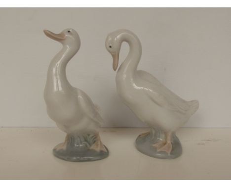 Two Nao geese 