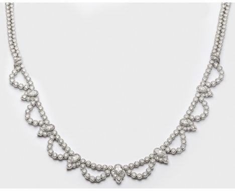 Elegantes Diamant-Collier von LARRY JEWELRY, Hongkong Weißgold, gest. 750. Schauseitig ausgefasst mit Brillanten sowie Diaman