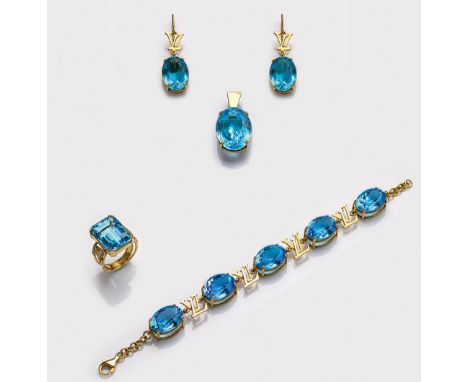 Glamouröses London Blue Topas-Parure Armband, Ring, Anhänger und Paar Ohrgehänge. Gelbgold, gest. 18 ct.; Besetzt mit London 