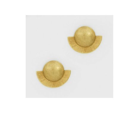 Paar moderne Ohrringe von A. Reske Gelbgold, gest. 750/585. Schauseitig satiniert. Sehr schöne Goldschmiedeausführung. Gew. c