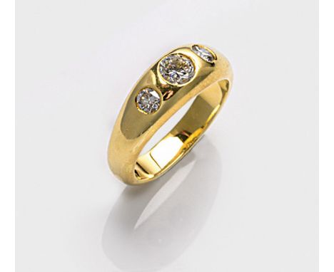 Klassischer Herrenbandring Gelbgold, gest. 585. Schauseitig besetzt mit 3 Brillanten von zus. ca. 0,90 ct. (I-J/vs); Gew. ca.