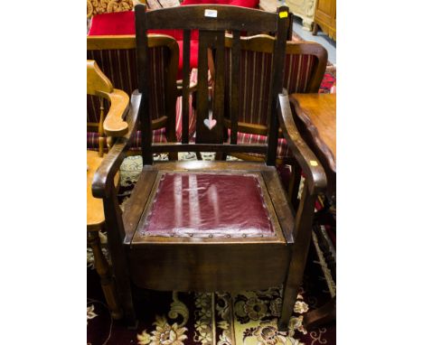 OAK FRAME FURNISHED COMMODE