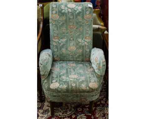 NEAT BUTTON BACK ARM CHAIR