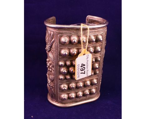 TRADITIONAL MIAO TRIBE SE CHINA WOMANS SILVER BANGLE WITH CHASED WITH CHINESE BIRDS