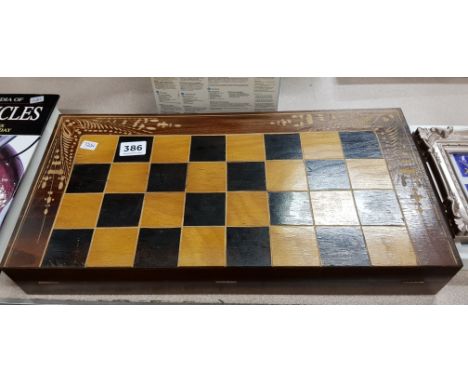 CHESS SET