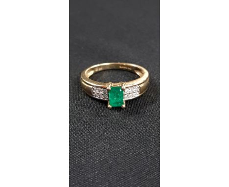 9CT GOLD DIAMOND AND EMERALD RING