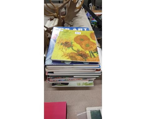 QUANTITY OF ART BOOKS