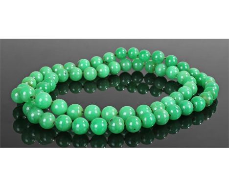 Chinese spinach jade necklace, with a row of spheres, 80cm long 