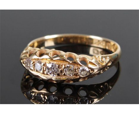 18 carat gold diamond ring, with five diamonds to the head, ring size Q