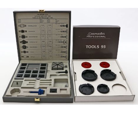 2 Garnituren "Omega Seamaster Professional Tools", 1990 und 1993 Je in Originalverpackung und wohl unkomplett.
