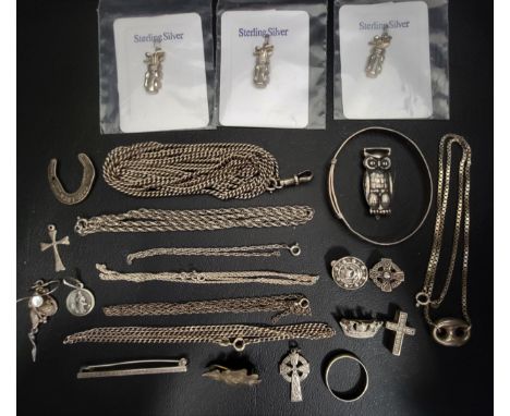 SELECTION OF SILVER JEWELLERYincluding a silver guard chain with clip, golf bag charms, various pendants and neck chains, a c