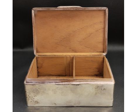 SILVER CIGARETTE BOXthe engine turned cover engraved to centre 'R.C.B from G.W.N. 1920', Birmingham hallmarks for 1919, with 