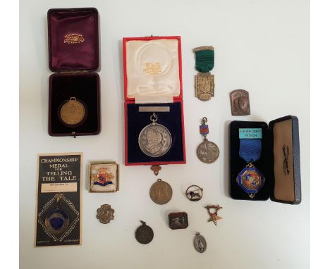 SELECTION OF MEDALS AND BADGESincluding a Georges Leygues Naval insignia badge, a 'Glory to our liberators' Benes and Stalin 