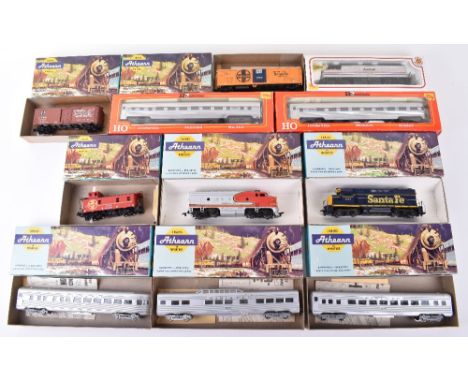 Athearn HO gauge boxed locomotive and coaches, 3201 Santa Fe Passenger F7A Super-Geared RTR locomotive, 4205 ATSF Freight GP-