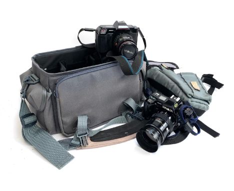 A mixed lot of photographic equipment, to include a Minolta 5000 and a Minolta 7000 