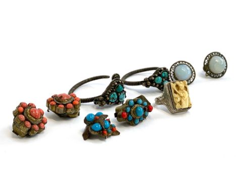 A quantity of Eastern jewellery, to include white metal ring with carved bone inlay, turquoise and white metal earrings; cora