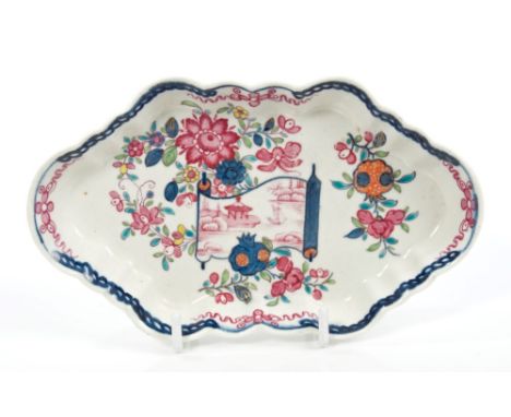 18th century Worcester polychrome spoon tray with unusual Chinese-style floral and landscape decoration, circa 1775, 10.5cm C