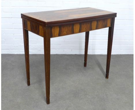 Early 19th century rosewood &amp; satinwood foldover card table, pivoting top with green baize, on square tapering legs, 84 x