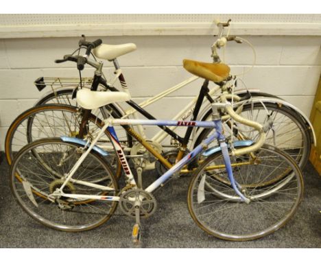 A lady's Raleigh Romana touring bicycle, c.1980, cream; a Dawes Windsor touring bicycle, c.1980, Marten's leather seat,gold a