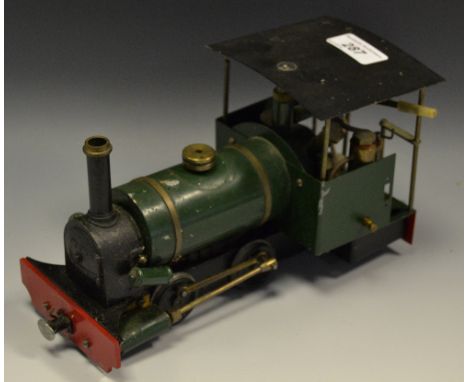 An 0 gauge live steam 0-4-0 engine, green, unknown manufacturer
