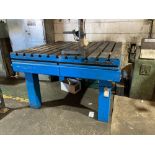Heavy duty fabrication table