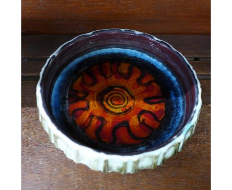 A Poole pottery bowl, no. 87, diameter 15cm