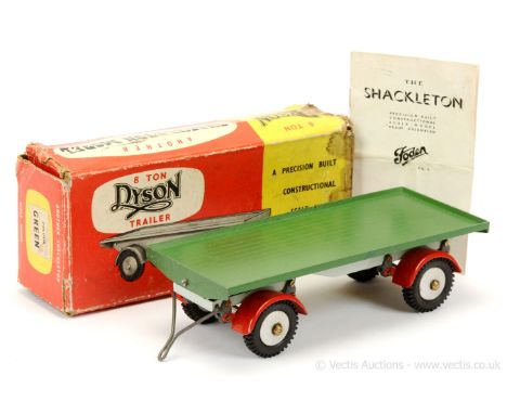 Shackleton Toy Dyson 8-Ton Trailer finished in green, red mudguards - overall condition is generally Good Plus in a Poor to F