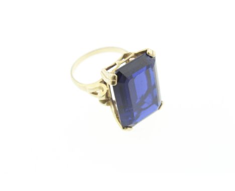 A 9ct H/M large blue stone ring, stone approx 22mm x 16mm x 8.2mm, approx weight 11.7gms.