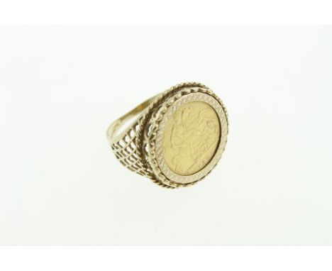 A 9ct H/M 1898 half sovereign ring, approx gross weight 8.6gms 