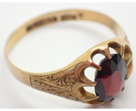 9ct gold garnet set ring size U 3.1g 