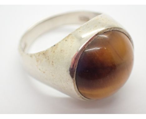 Hallmarked silver agate set ring size P