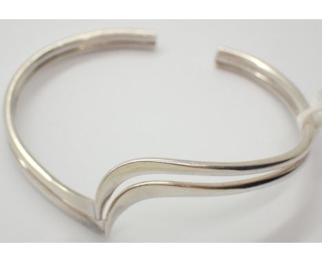 Sterling silver solid wave bangle 