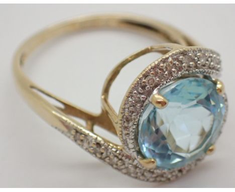 9ct gold aquamarine and white diamond ring size O