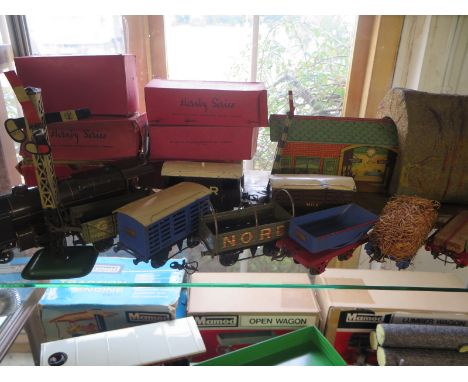 A quantity of 0 gauge Hornby items to include a Engine 31801 Station and Carriages etcCondition report: Varying condition
