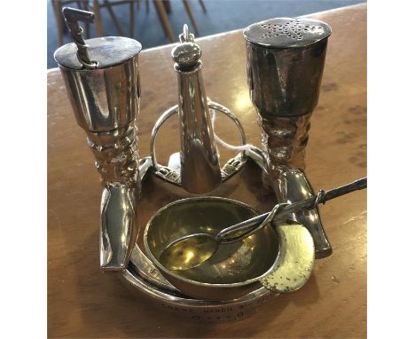 Superb Elkington silver plated hunting themed condiment set complete with 2 riding whip spoons