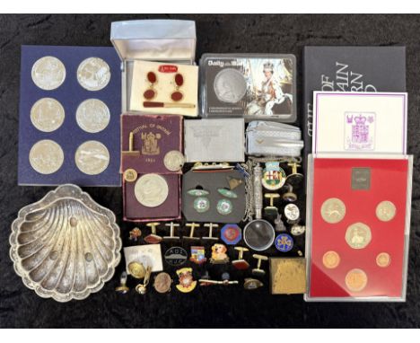 Bag of Mixed Collectables. Includes Coins, Ronson Lighter, 1981 Royal Mint Proof Coin Set etc. Magnifying Glass and Chain etc