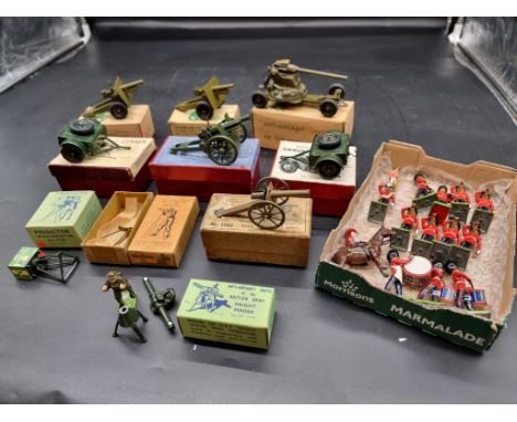 Britains: a collection of vintage Britains military items, all in original boxes; to include ammunition limbers; (WITHDRAWN F