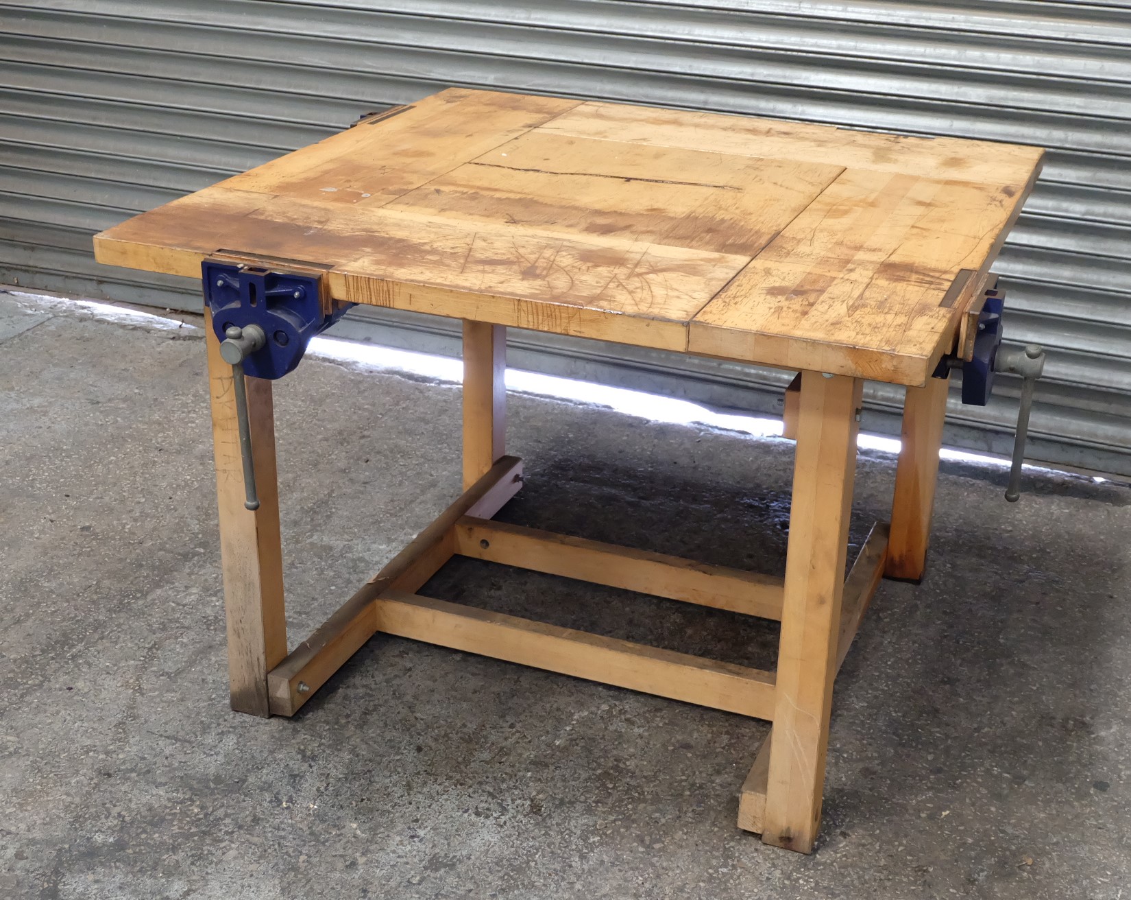 A Joiners Timber Work Bench, 1200 x 1200 x 840mm h with 27in Joiners Vice.