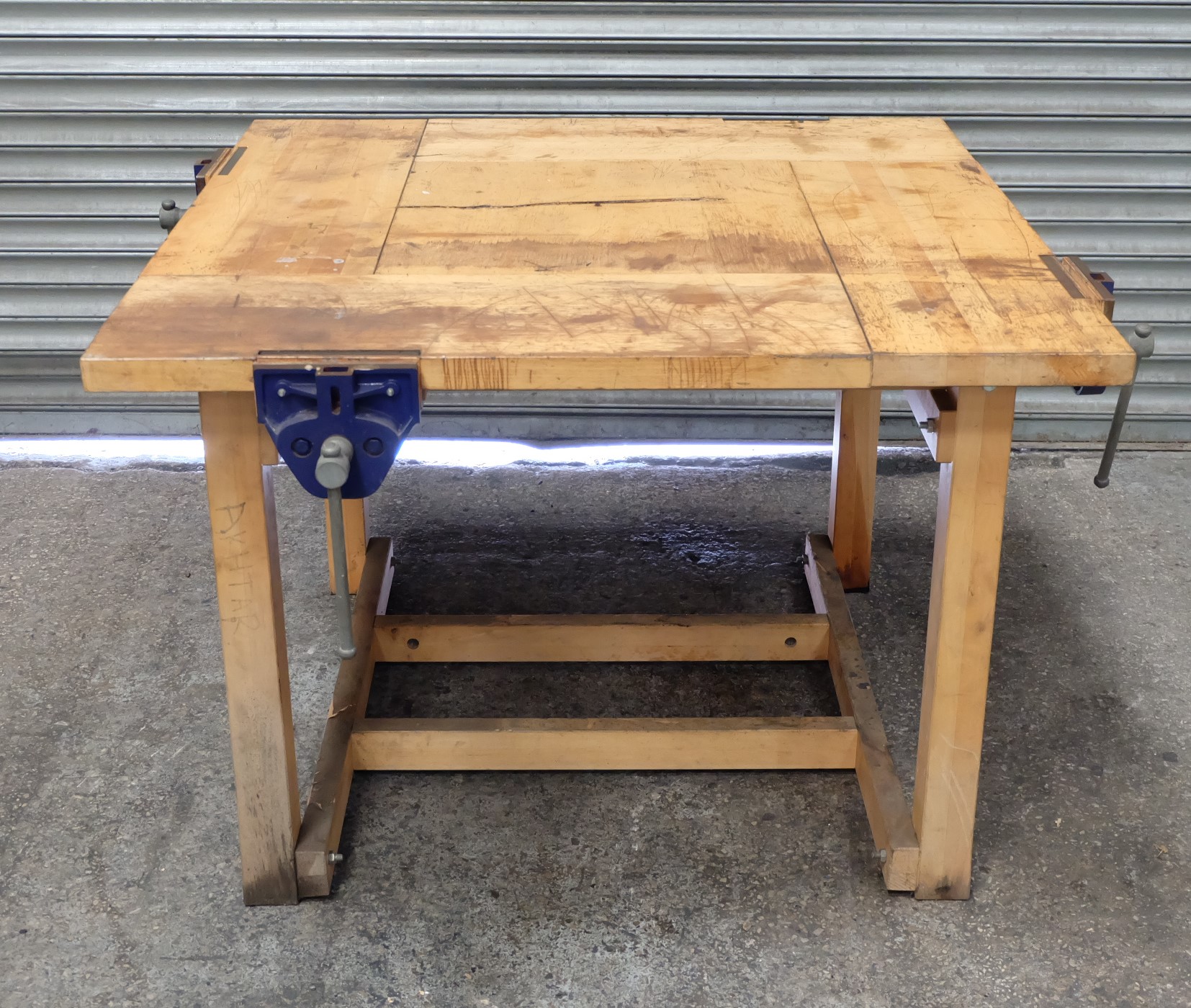 A Joiners Timber Work Bench, 1200 x 1200 x 840mm h with 27in Joiners Vice.