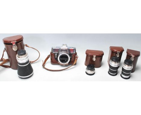 A vintage 20th century Voigtländer&nbsp;Ultramafic&nbsp;SLR Camera complete with&nbsp;Voigtländer Super Dynarex 1:4/200 lense