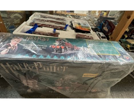 A Lionel Harry Potter Hogwarts Express 7- 11020 complete ready to run O-Gauge train set, boxed