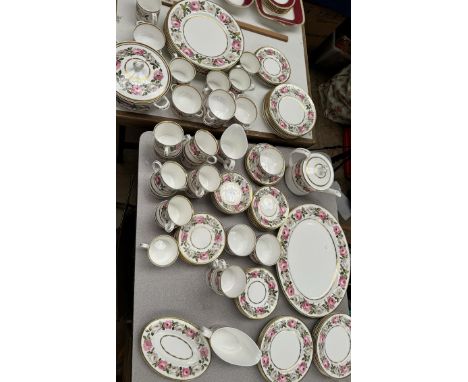 A Royal Worcester Royal Garden part tea and dinner service