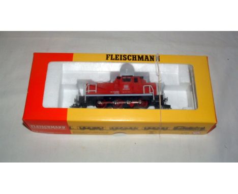 FLEISCHMANN HO 4224 DB Red Class 361 Diesel Switcher no 361 365-6. Mint Boxed with Instructions.