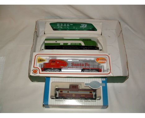 BACHMANN HO 63502 Santa Fe GP40 EMD (Mint Boxed) - AHM Tempo Burlington Northern F7A  (Excellent in original Tray) - a Mehano