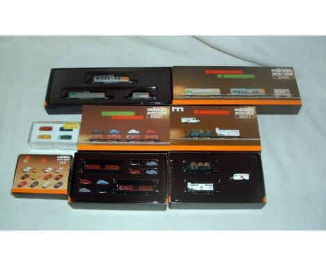 MARKLIN Mini Club 86221 articulated Car Transporter and 8 x Cars and 8952 4 x Car Pack 8904 12 x Car Pack, 82511 Brewery Pack