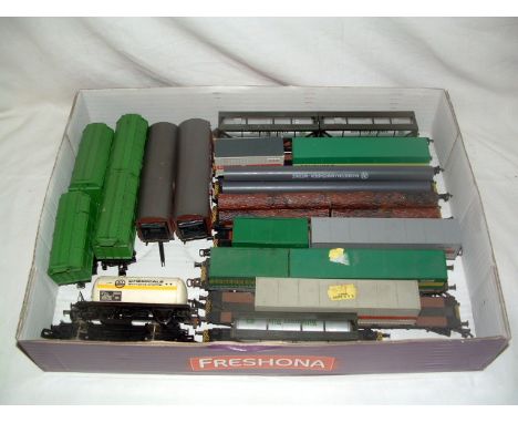 A collection of 14 x ROCO and FLEISCHMANN mainly bogie Continental Freight Wagons. Good or Good Plus.